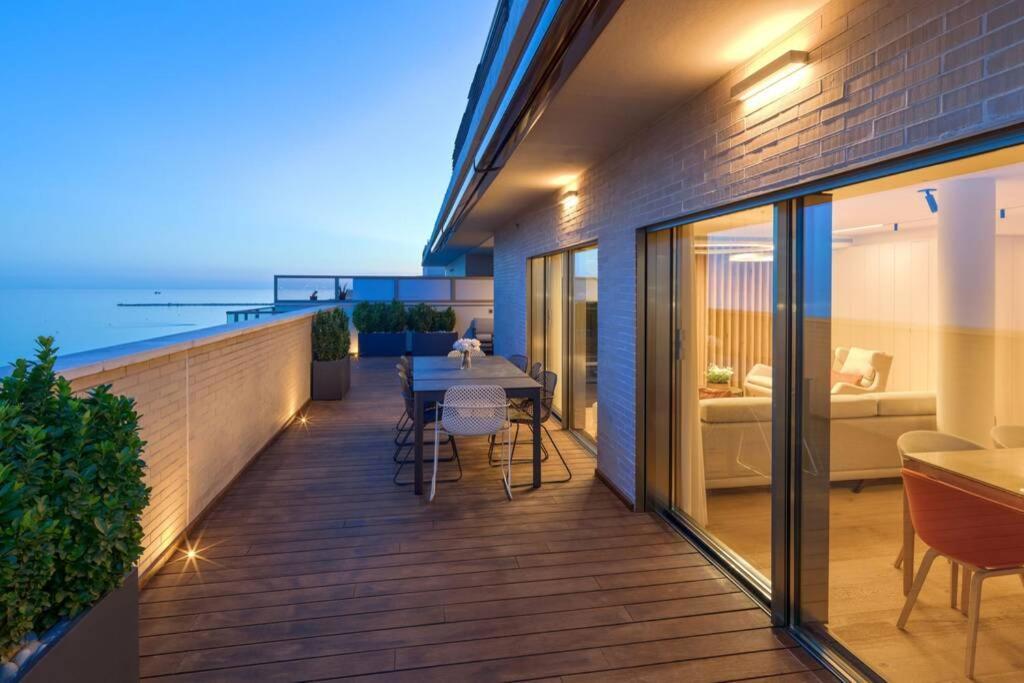 D&R Penthouse On The Beach Apartment มาลากา ภายนอก รูปภาพ