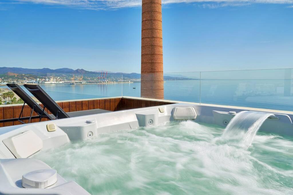D&R Penthouse On The Beach Apartment มาลากา ภายนอก รูปภาพ